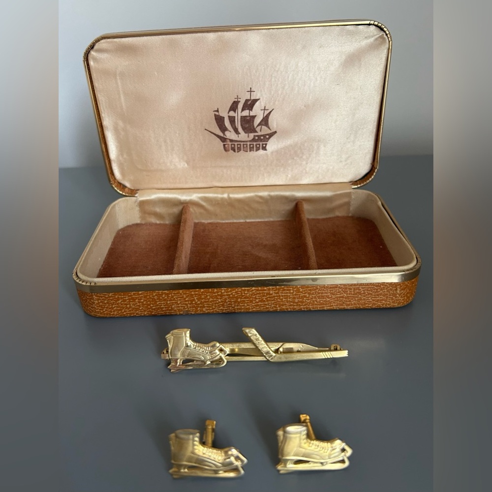 Vintage Anson Ice Skate Cufflinks & Tie Clip Set – Gold Tone (with Free Case)